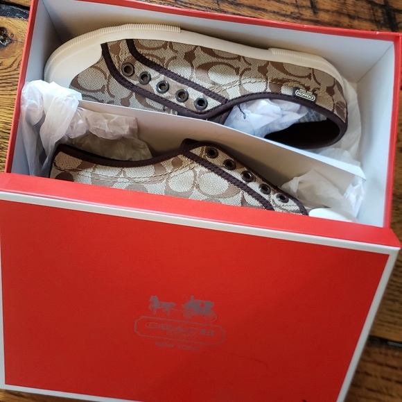 Coach Shoes - BNIB Coach Korrin Size 7